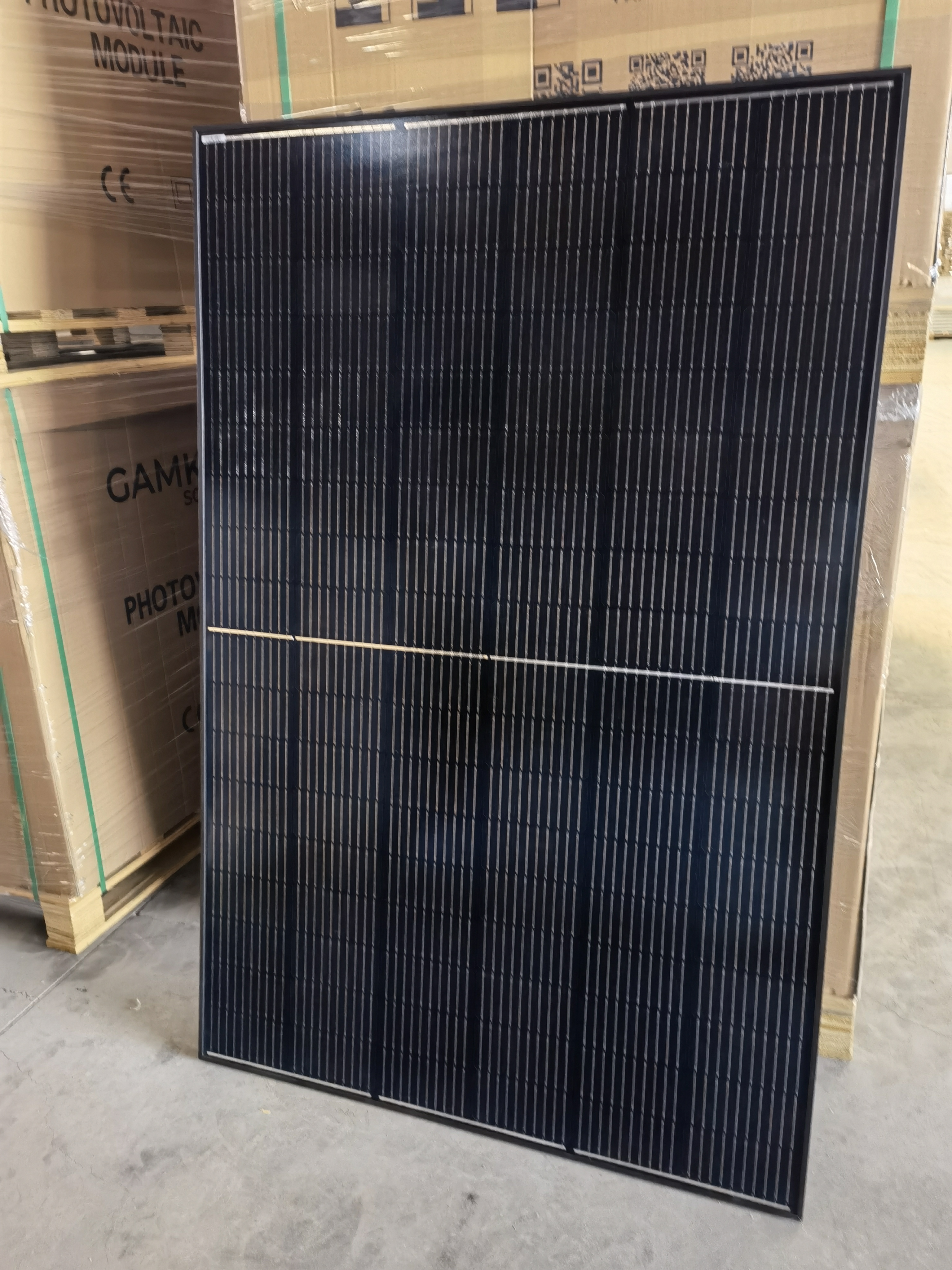 Venda imperdível painéis solares fotovoltaicos monocristalinos 415W módulos de energia solar distribuidores na China