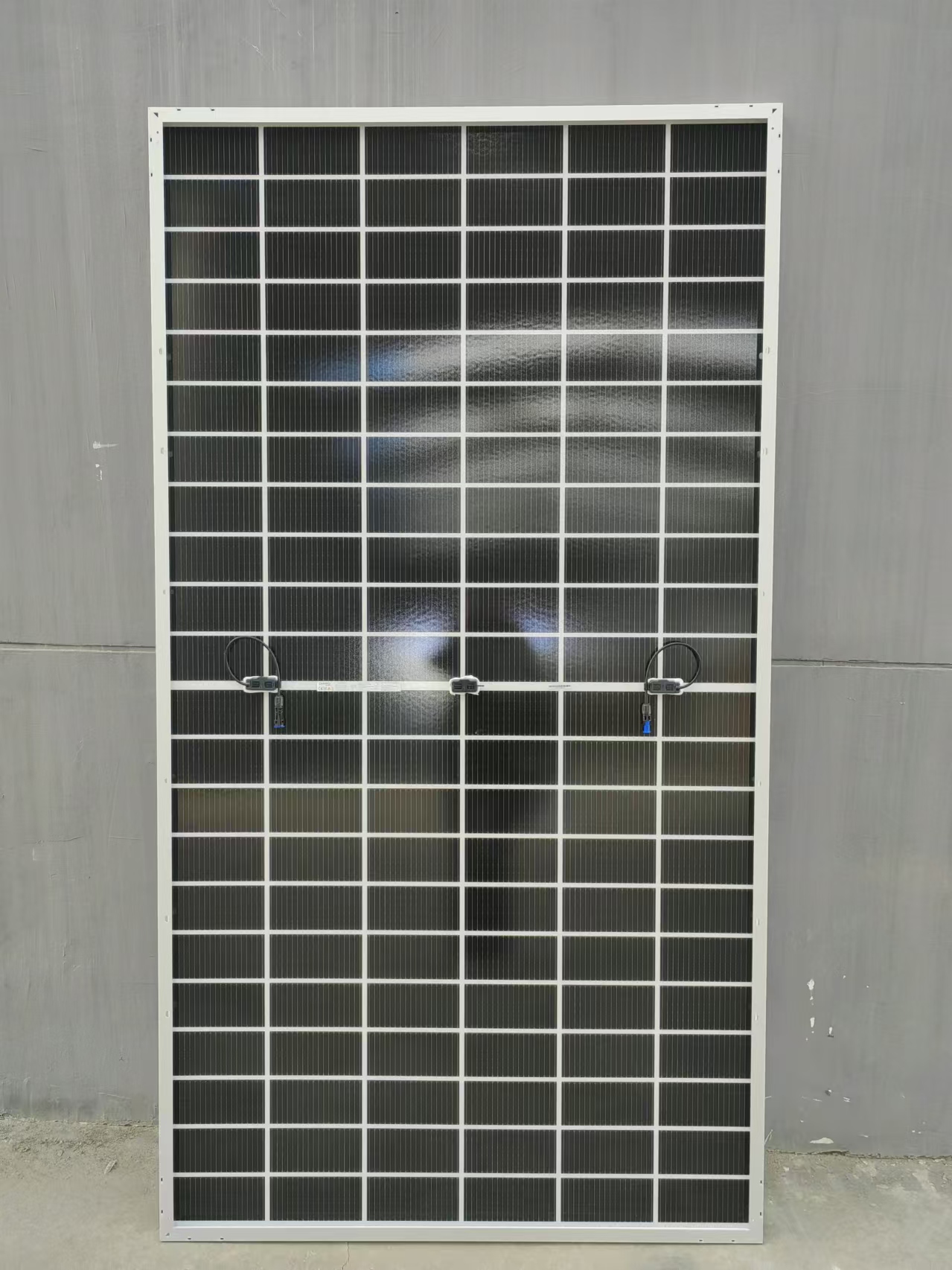 Painel solar de alta potência 750W Painel de vidro duplo bifacial solar para limite de teto 700W 720W 