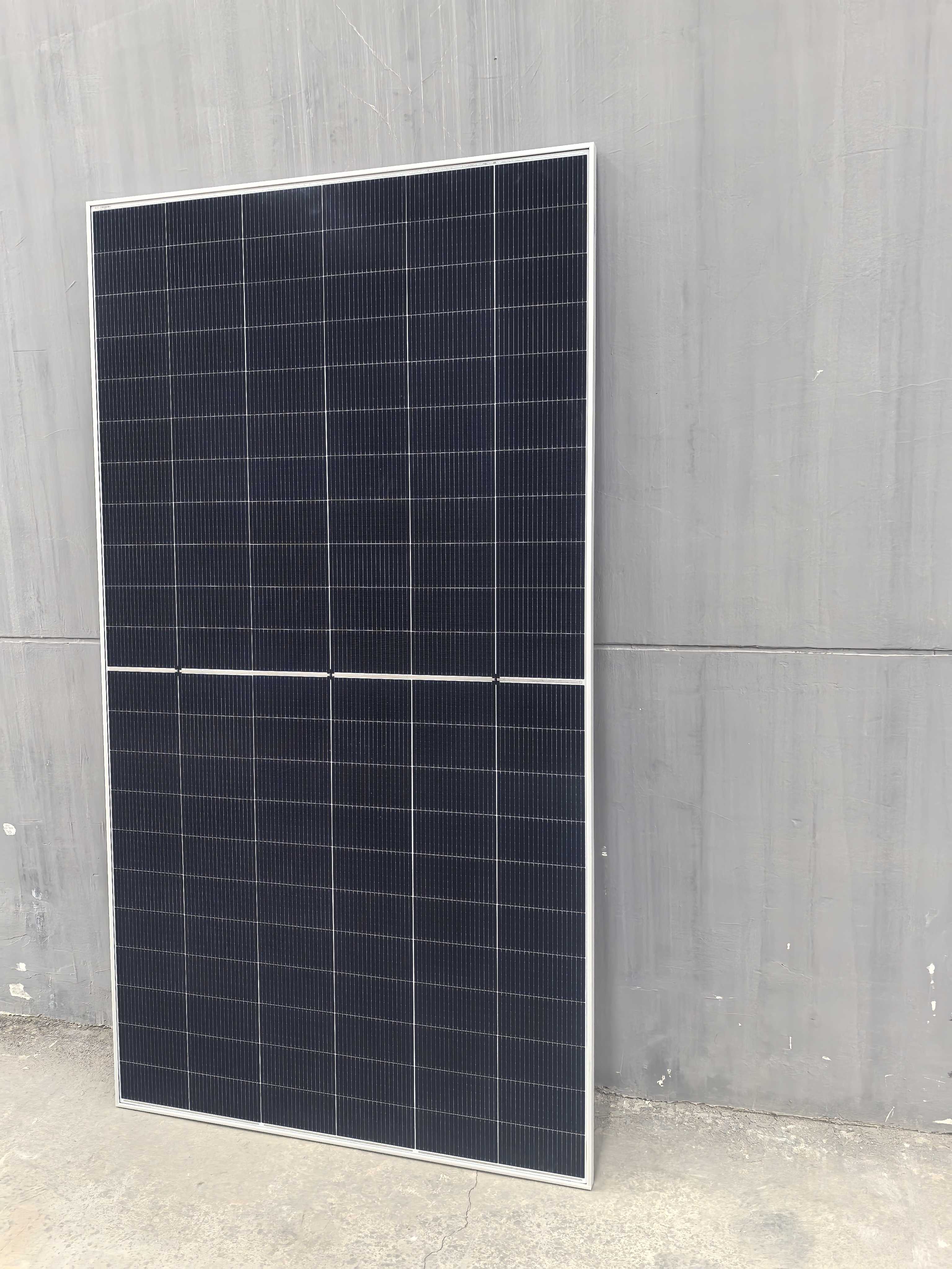 Painel solar de alta potência 750W Painel de vidro duplo bifacial solar para limite de teto 700W 720W 